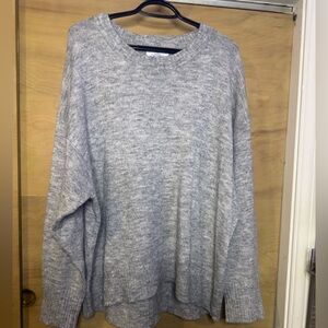 Old Navy Light Gray Crewneck Sweater